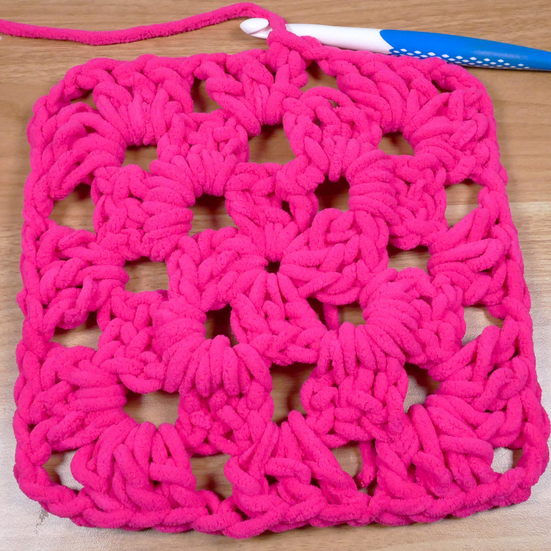 Granny-Square Tasche aus Kuschelwolle – Häkelanleitung (digital)