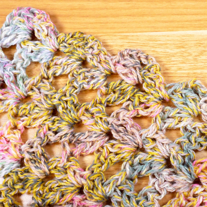 Mini Loop Schal im Iris-Muster – Häkelanleitung (digital)