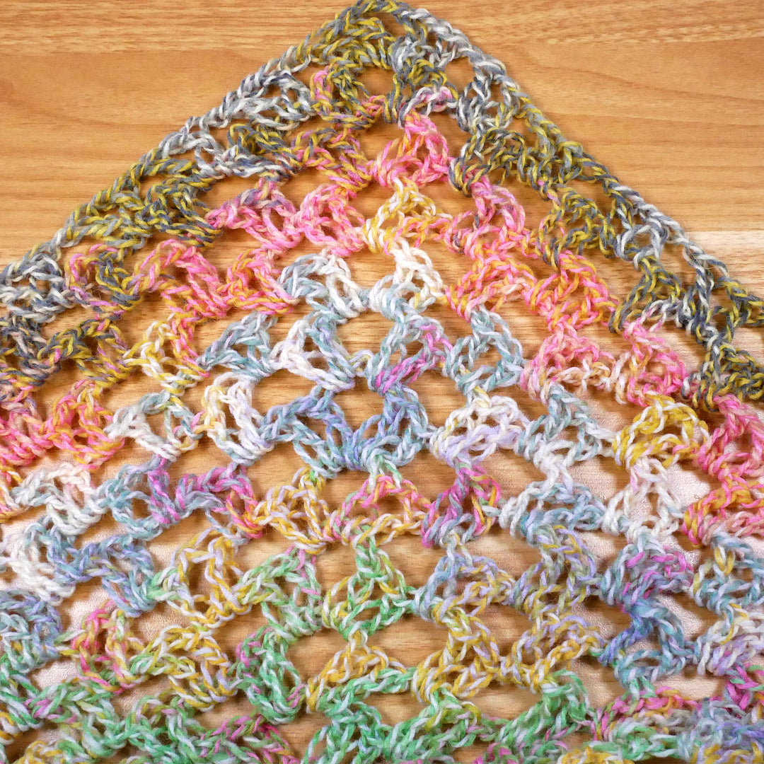 Dreieckstuch im V-Muster (mit Mittelbogen) – Häkelanleitung (digital)