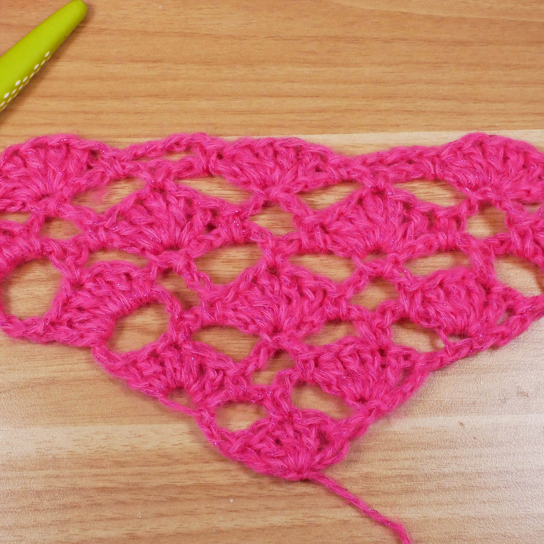 Dreieckstuch im Muschel Lochmuster – Häkelanleitung (digital)