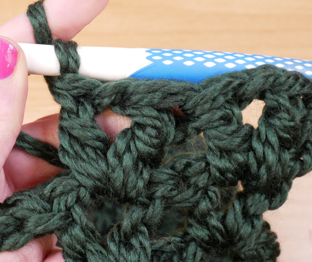 Single Loop im V-Muster mit Twist – Häkelanleitung (digital)