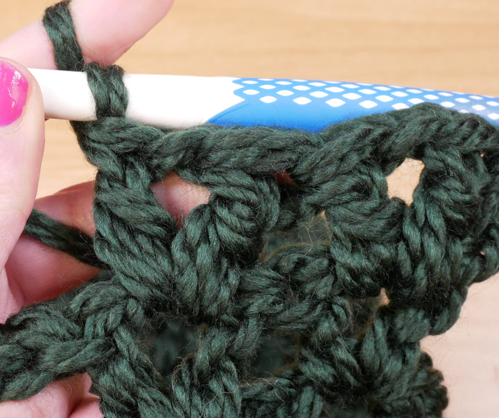 Single Loop im V-Muster mit Twist – Häkelanleitung (digital)